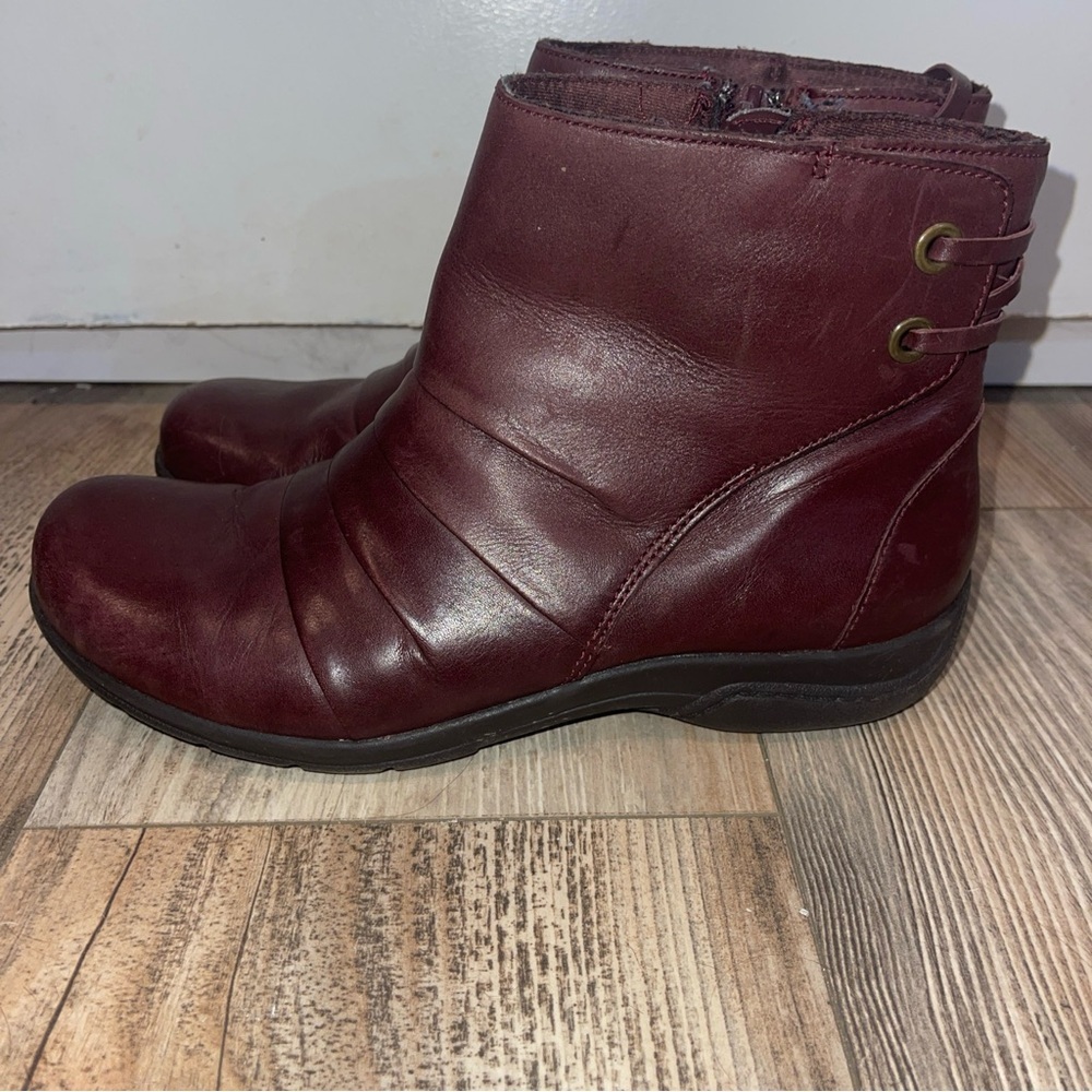 Clarks Christine Club Bordeaux Leather Ankle Bootie Burgundy Red 16724 Size 9 - Picture 3 of 6